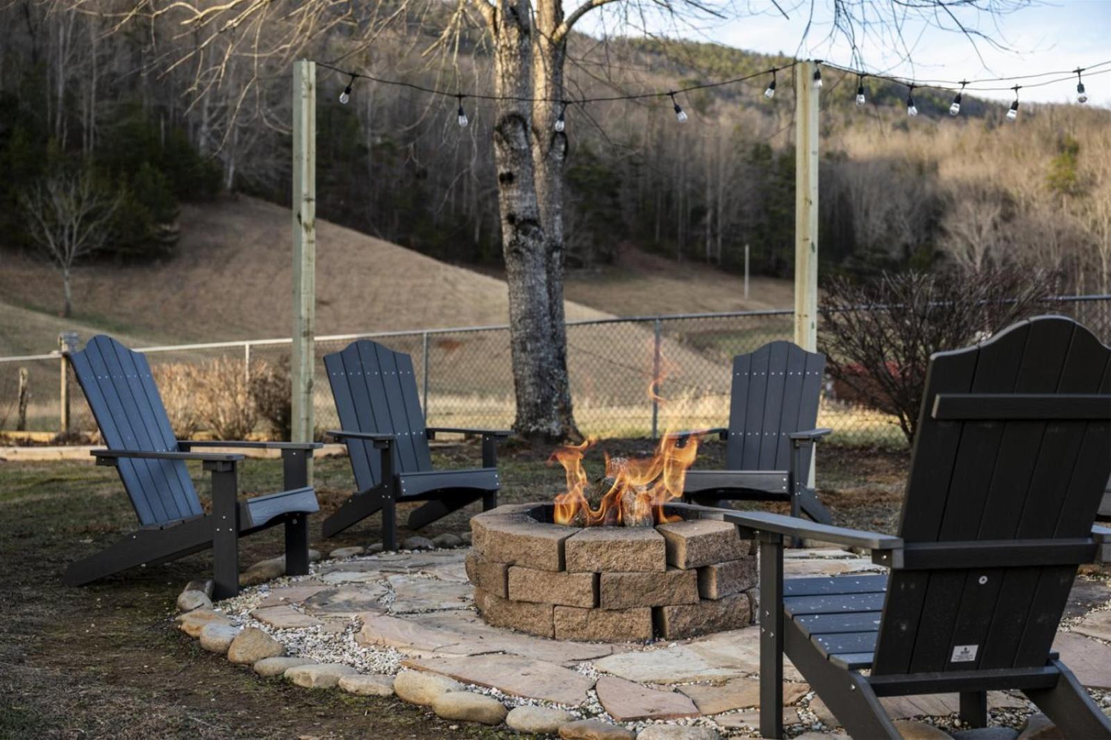 Hidden Star Hideaway-Blackberry Farm-Smoky Mtn Nat Park-Hot Tub- Fire Pit- Fenced Yard- Pet Friendly Walland Εξωτερικό φωτογραφία