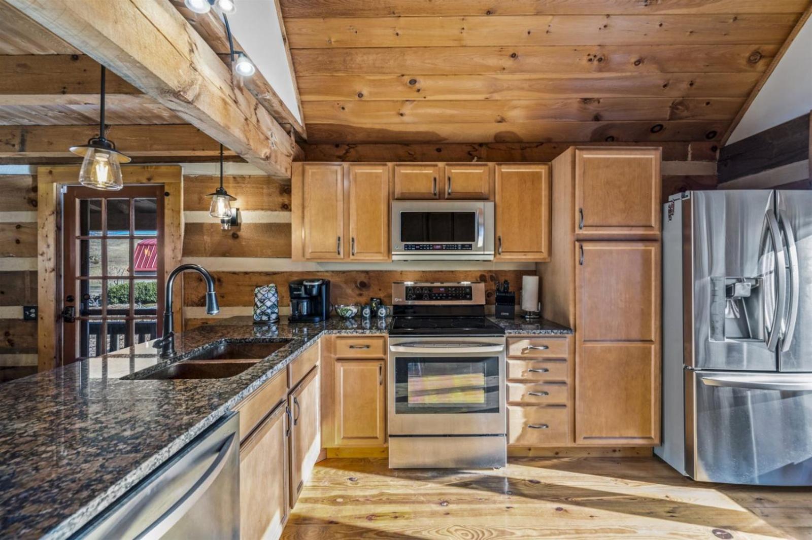 Hidden Star Hideaway-Blackberry Farm-Smoky Mtn Nat Park-Hot Tub- Fire Pit- Fenced Yard- Pet Friendly Walland Εξωτερικό φωτογραφία
