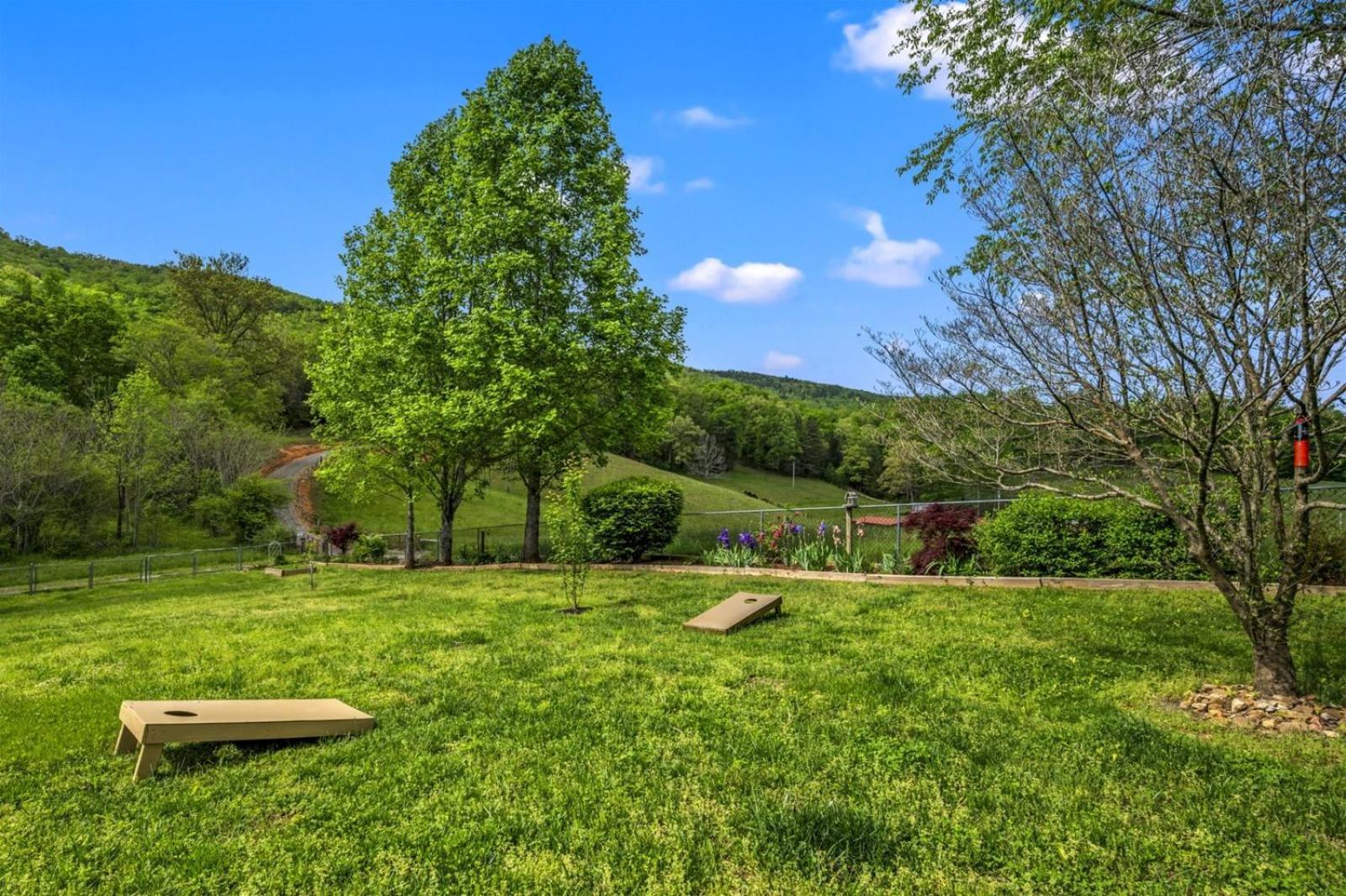 Hidden Star Hideaway-Blackberry Farm-Smoky Mtn Nat Park-Hot Tub- Fire Pit- Fenced Yard- Pet Friendly Walland Εξωτερικό φωτογραφία