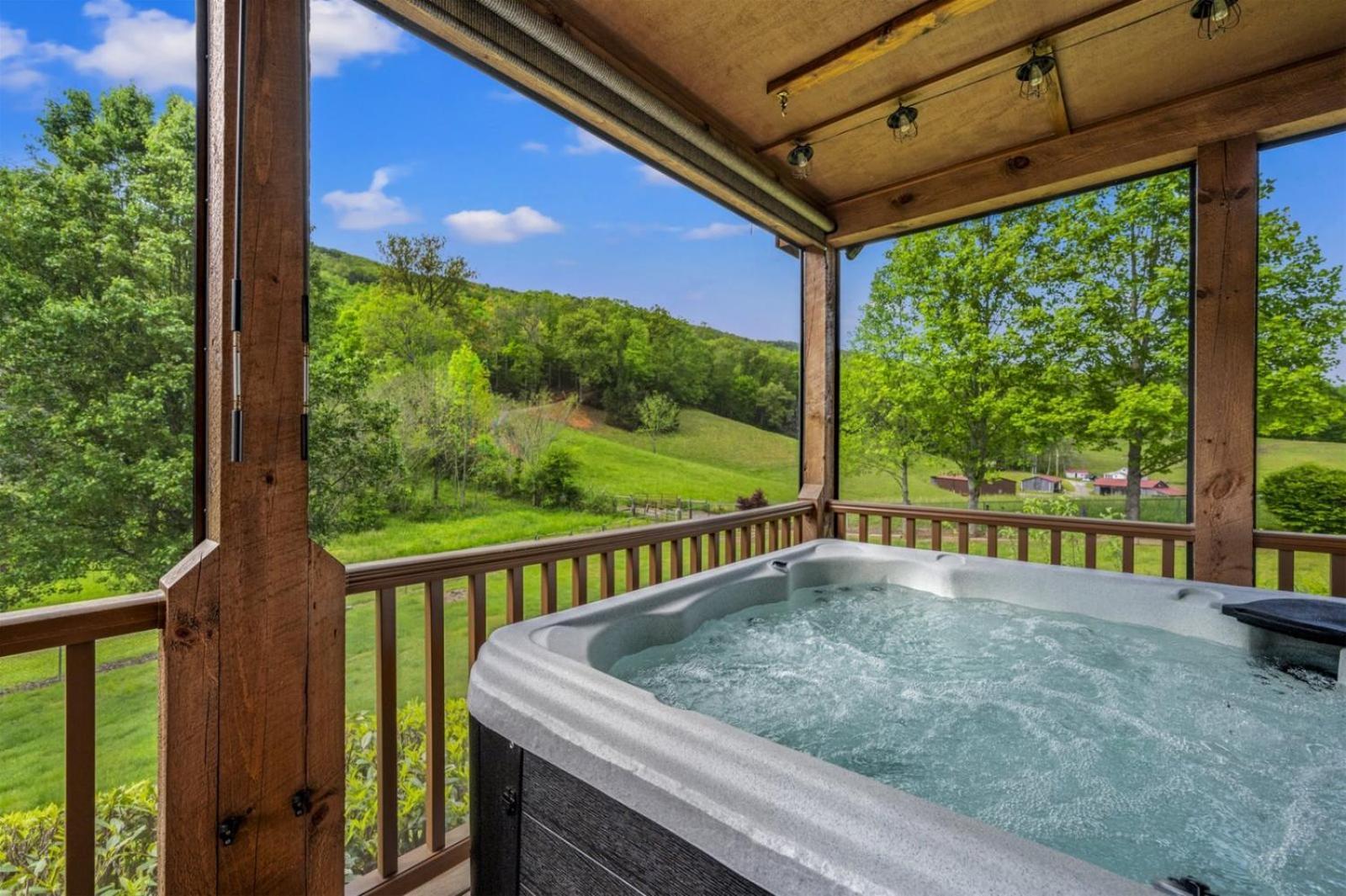Hidden Star Hideaway-Blackberry Farm-Smoky Mtn Nat Park-Hot Tub- Fire Pit- Fenced Yard- Pet Friendly Walland Εξωτερικό φωτογραφία