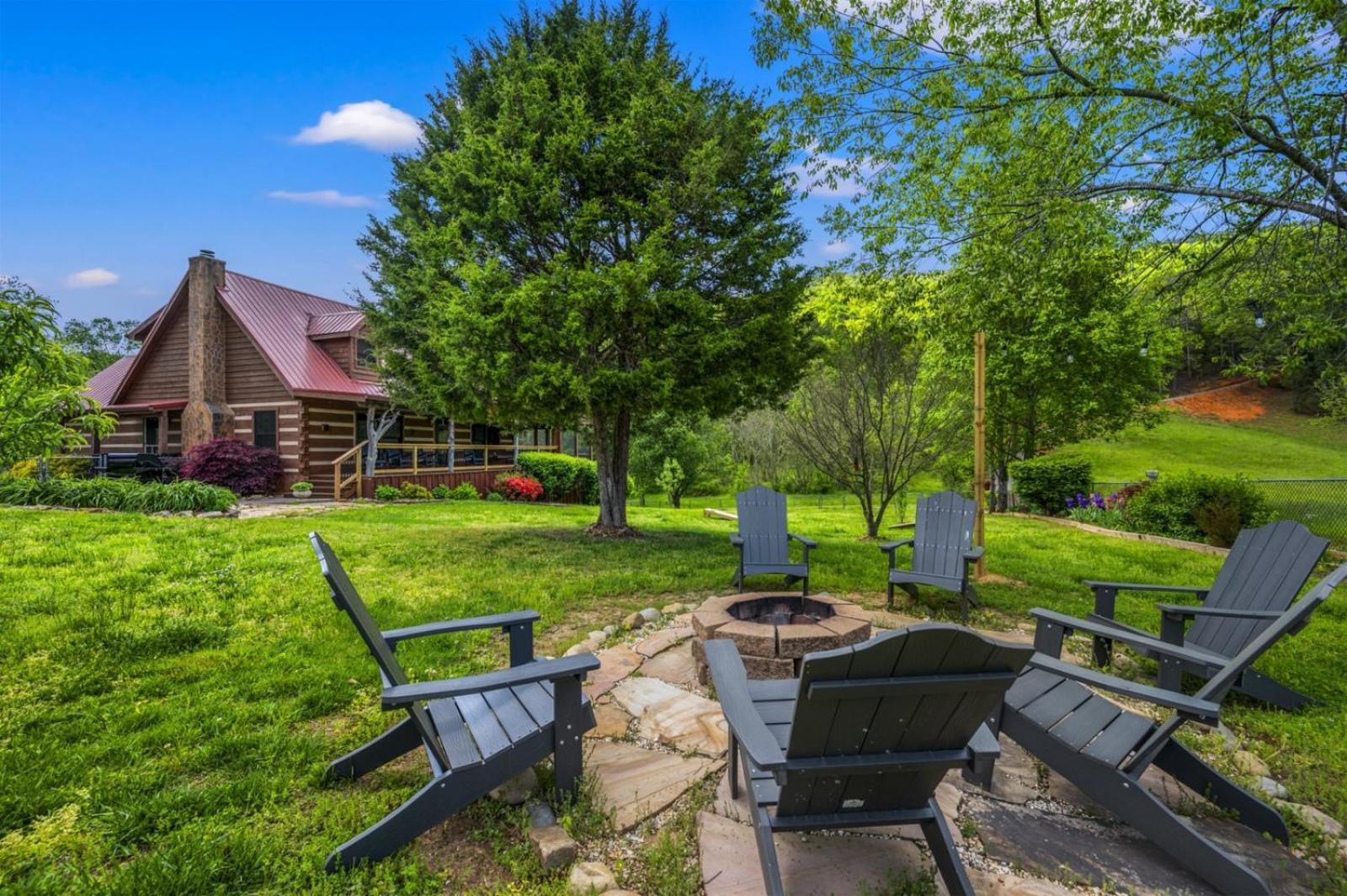 Hidden Star Hideaway-Blackberry Farm-Smoky Mtn Nat Park-Hot Tub- Fire Pit- Fenced Yard- Pet Friendly Walland Εξωτερικό φωτογραφία